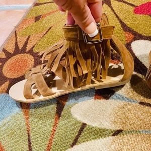 NEW Women’s 7 Brown Tan Faux Suede Fringe Sandals